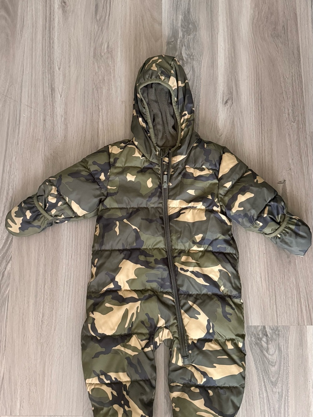 Old Navy 12-18M snow suit with hood and hand covers